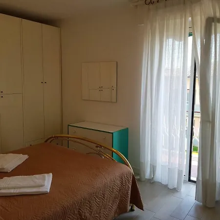 Noemi House Apartman *
